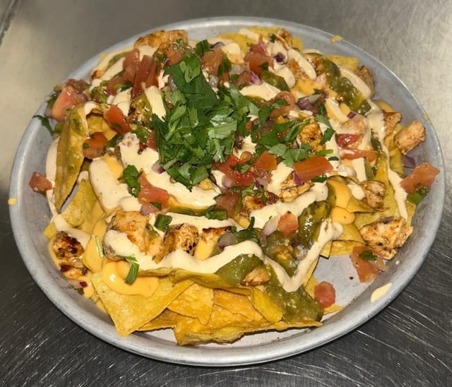 Brew Cheese Chicken Nachos